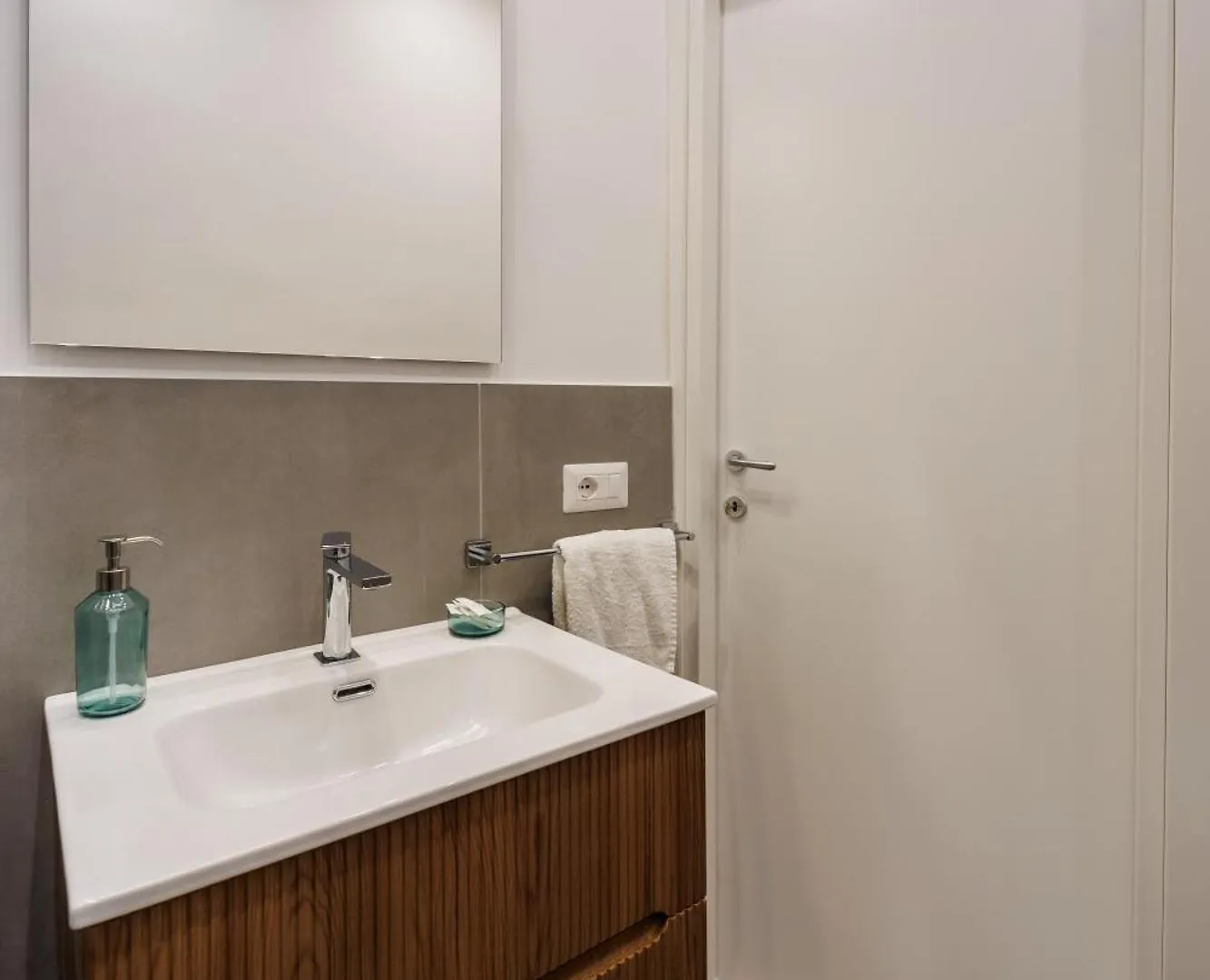 House In Decumani Yellow By Houseinnaples Apartment Naples