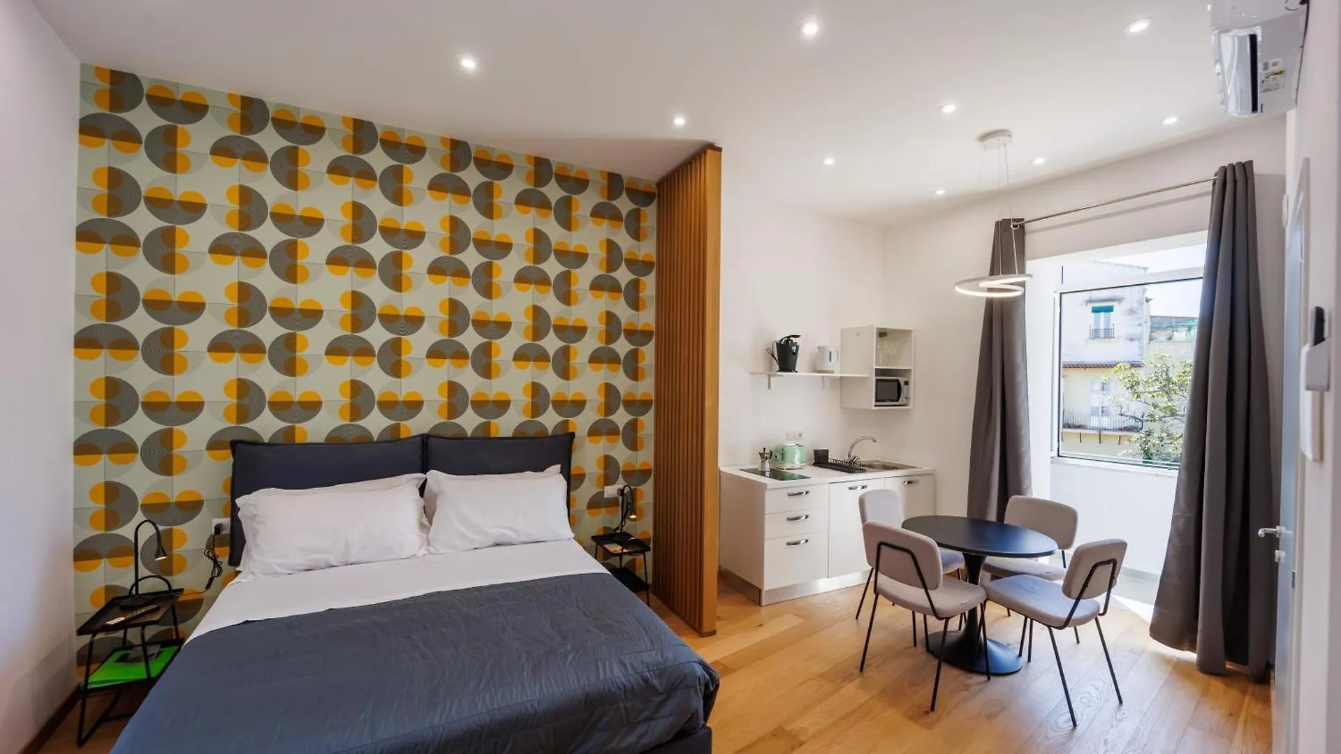 House In Decumani Yellow By Houseinnaples