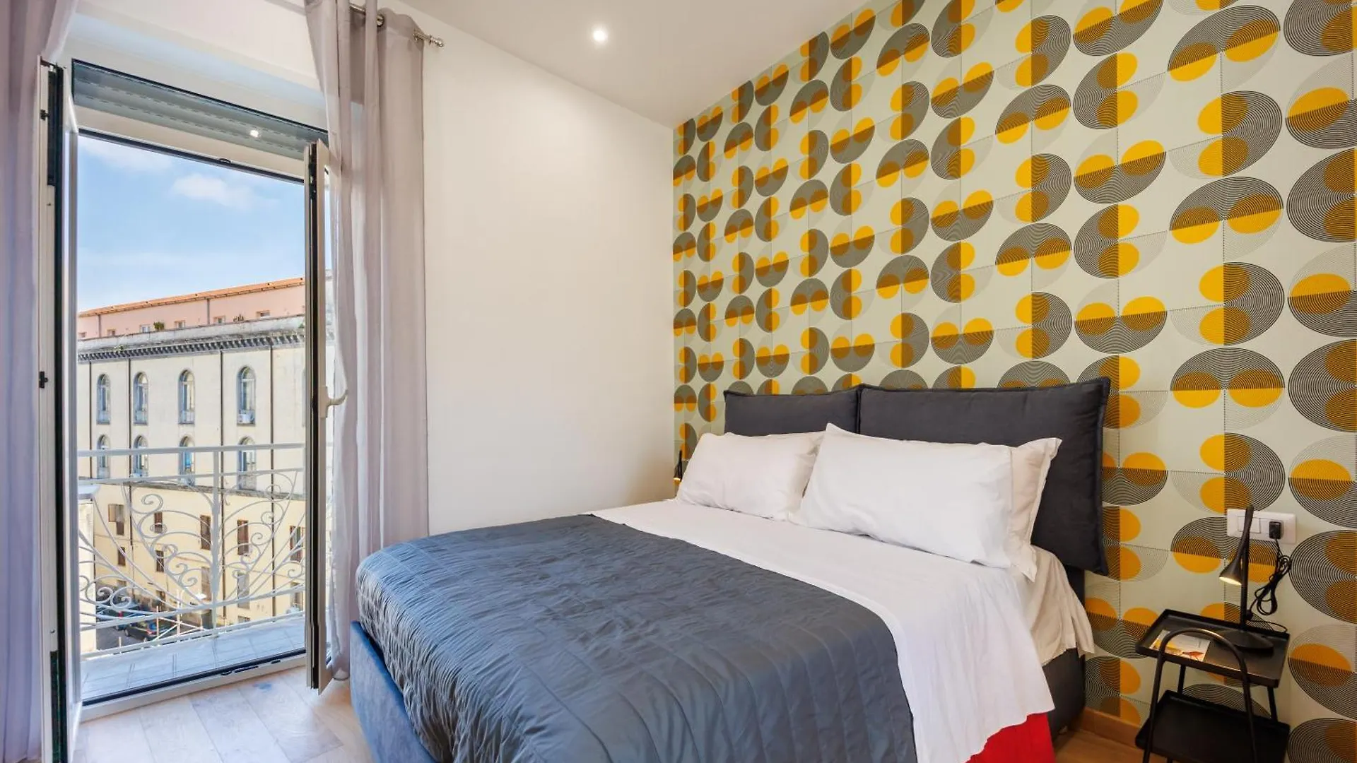 House In Decumani Yellow By Houseinnaples contacts